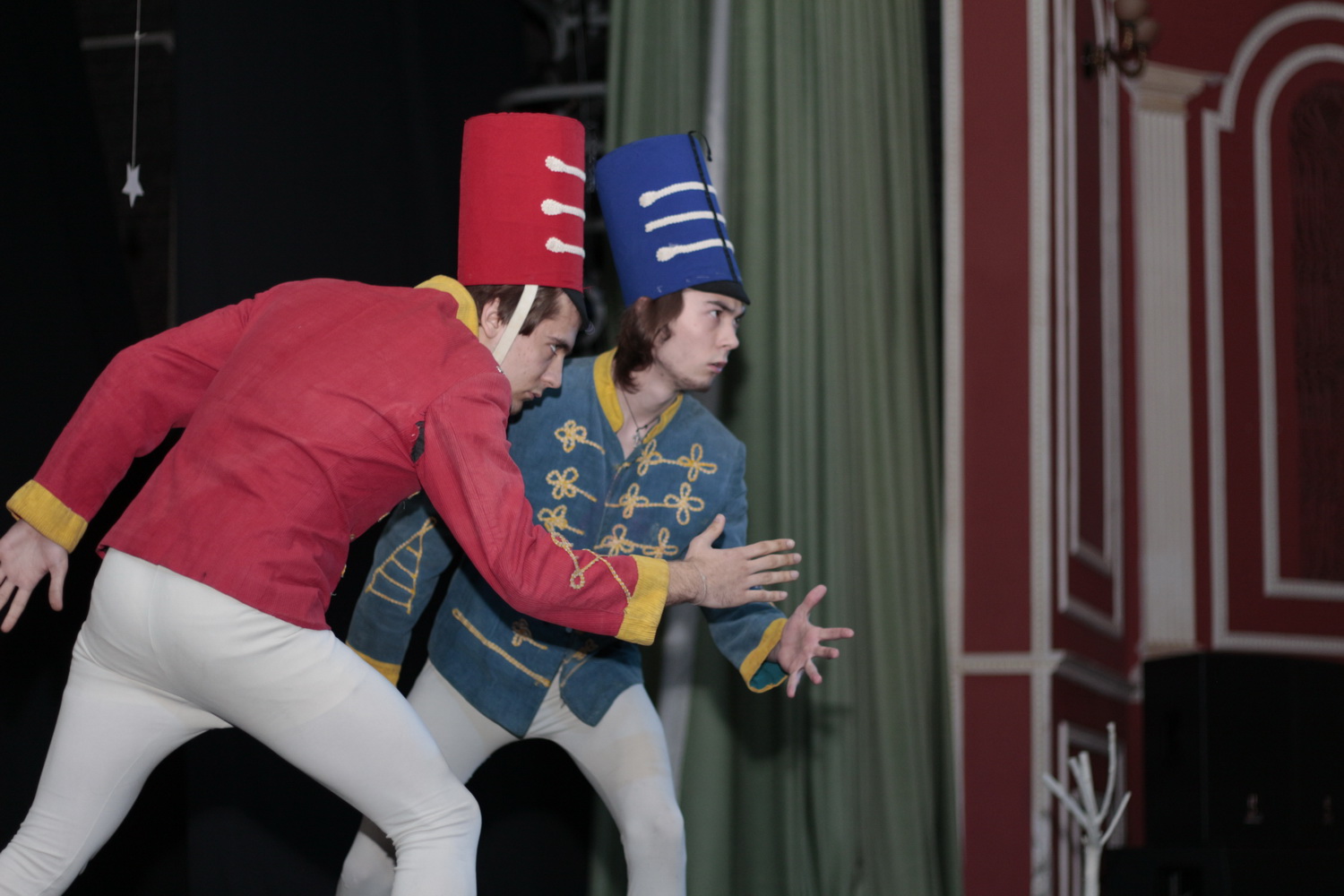 И ПУСТЬ ВОЛНУЕТСЯ БРАТСКОЕ МОРЕ