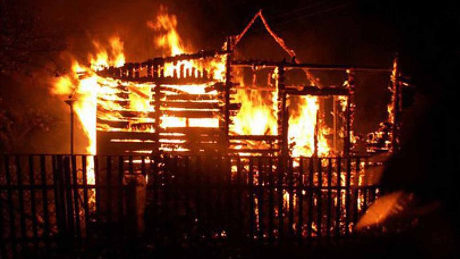 БРАТЧАНКА ПОГИБЛА В ОГНЕ СОБСТВЕННОЙ ДАЧИ, СПАСАЯ СВОЕ ИМУЩЕСТВО