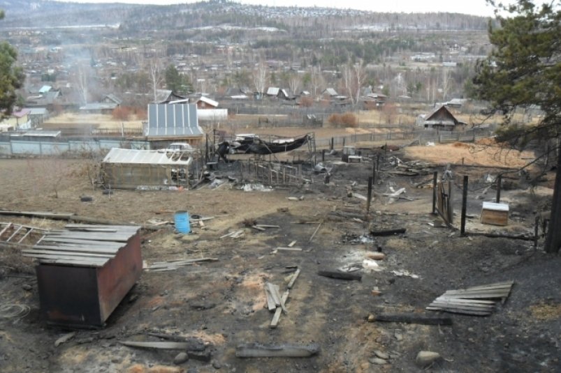 ИЗ-ЗА ПОДЖОГА ТРАВЫ В БРАТСКОМ РАЙОНЕ ЕДВА НЕ СГОРЕЛ ДАЧНЫЙ ПОСЕЛОК