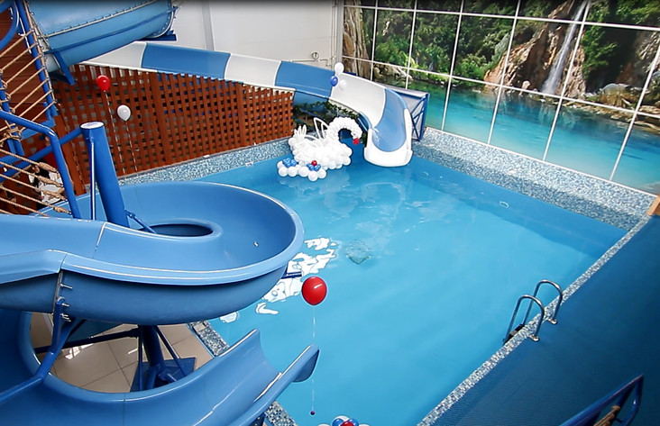 В БРАТСКЕ ПОЯВИЛСЯ АКВАПАРК